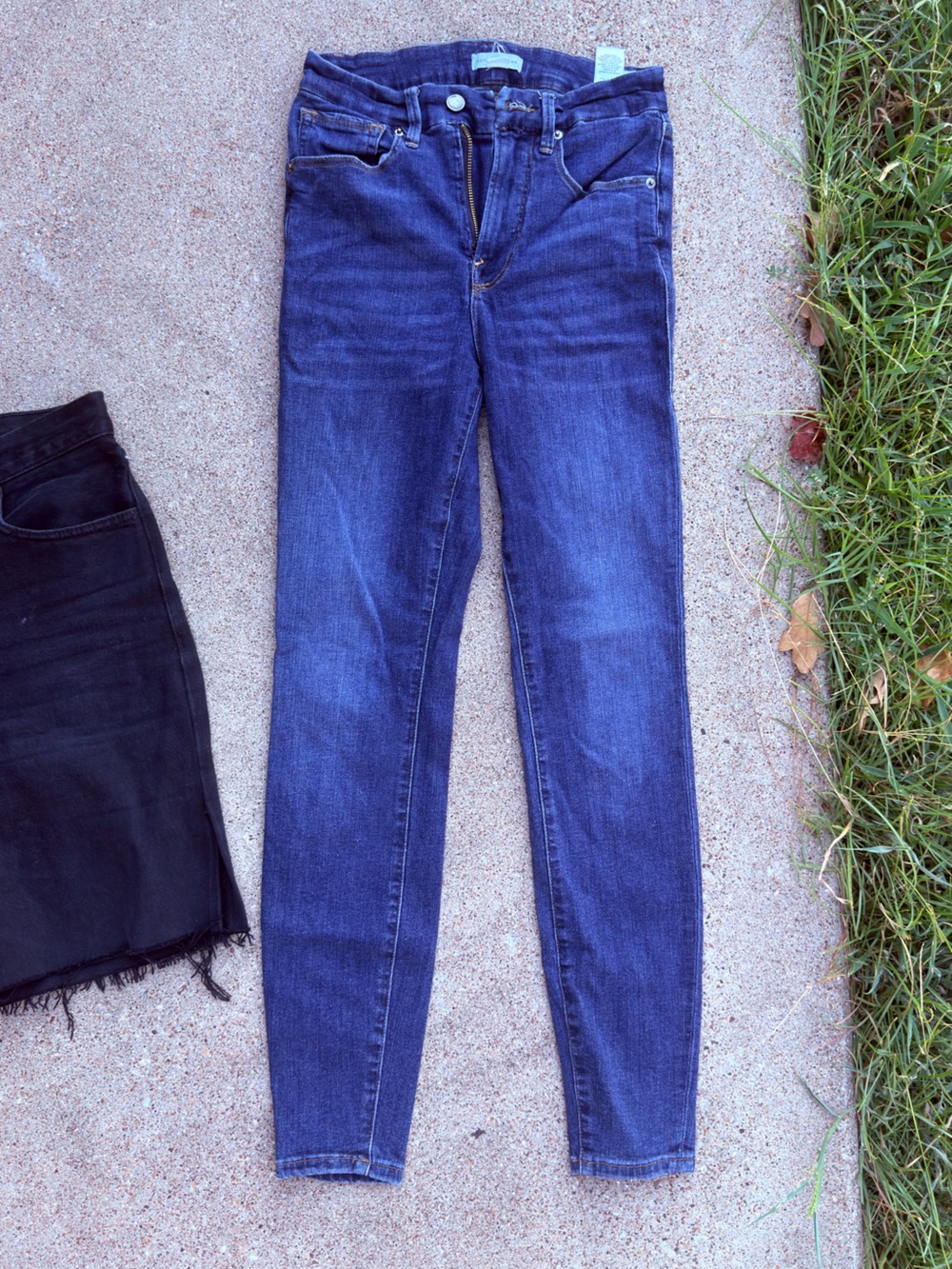 Good American 27 jeans